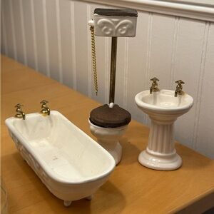 Vintage 1:12 Scale Porcelain Dollhouse Bathroom Set